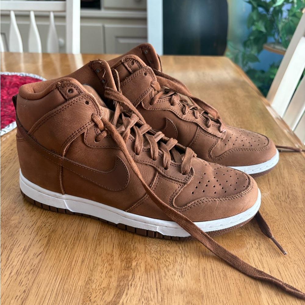 Nike Dunk High Premium Brown Leather Sneakers – Women’s 7
